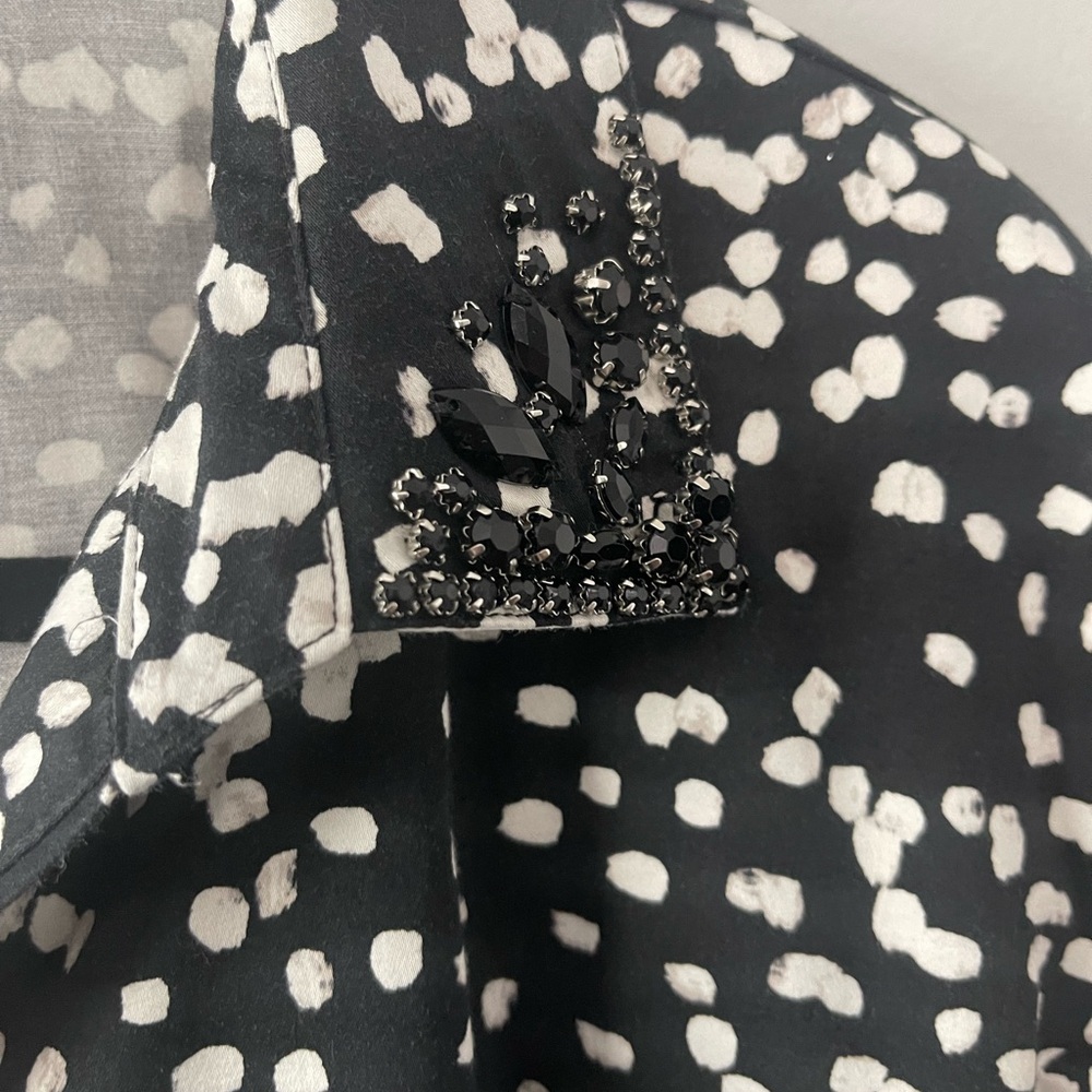 ✨ Lane Bryant Black & White Abstract Print Button-Up Blouse l Size 28 ✨ - Picture 4 of 7